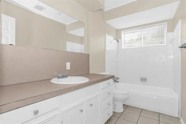 $1,595 | 508 West Baylor Street, Unit B, Ennis, TX 75119