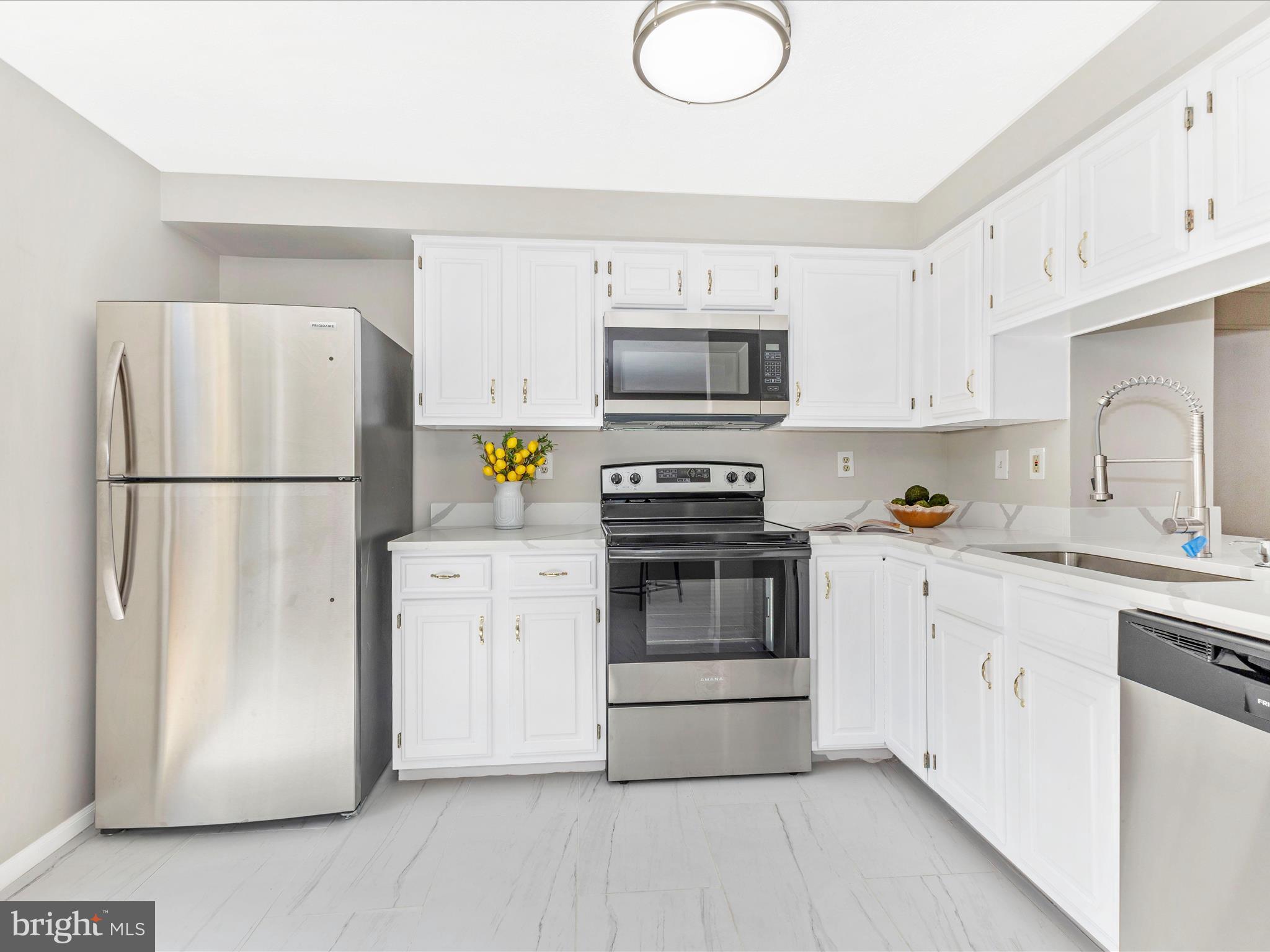 2213 Riding Crop Way Baltimore, MD 21244 - Photo 17 of 56 Kitchen