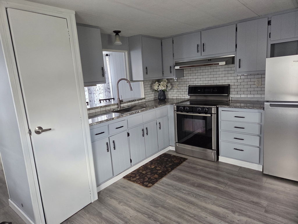 25 Groton School Road, Unit 6 Ayer, MA 01432 - Photo 3 of 12