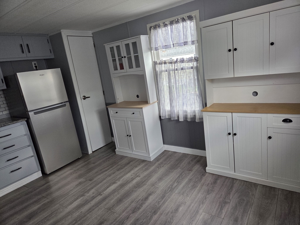 25 Groton School Road, Unit 6 Ayer, MA 01432 - Photo 4 of 12