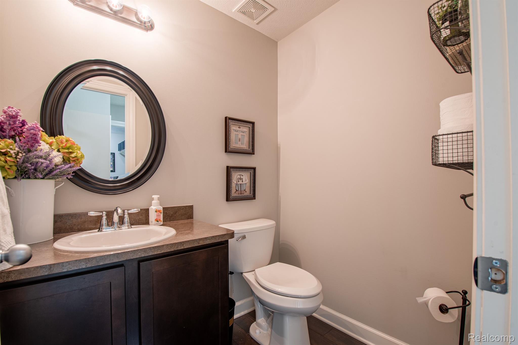 242 Fairhill Way Howell, MI 48843 - Photo 10 of 22 Gallery Image 10