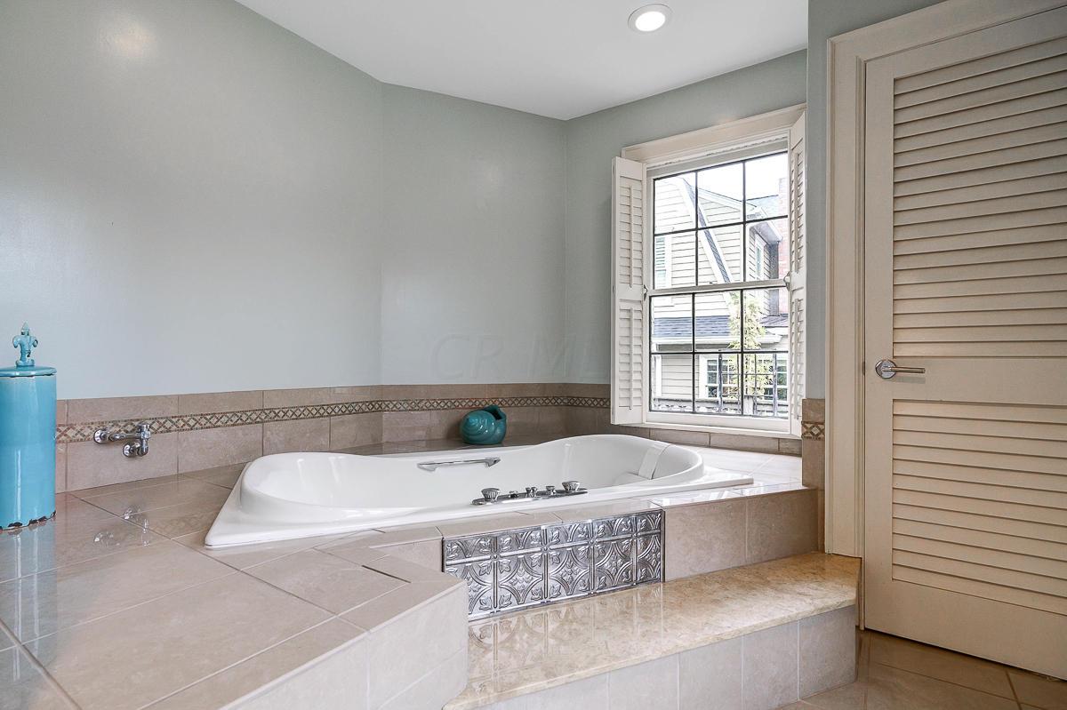 1902 Tremont Road Upper Arlington, OH 43212 - Photo 26 of 53