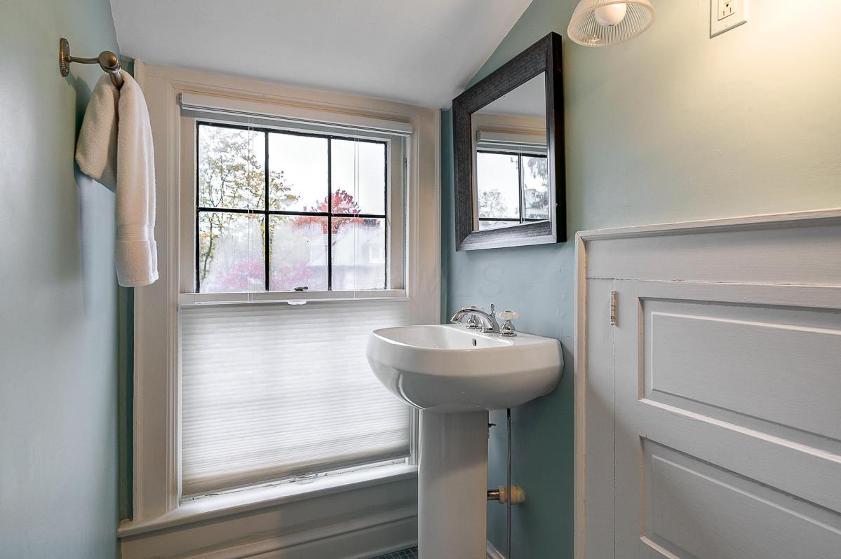 1902 Tremont Road Upper Arlington, OH 43212 - Photo 33 of 53