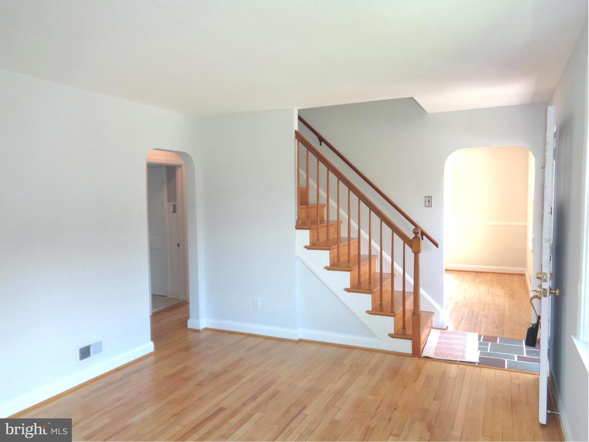 121 Cinder Road Lutherville-Timonium, MD 21093 - Photo 3 of 23 Living Room