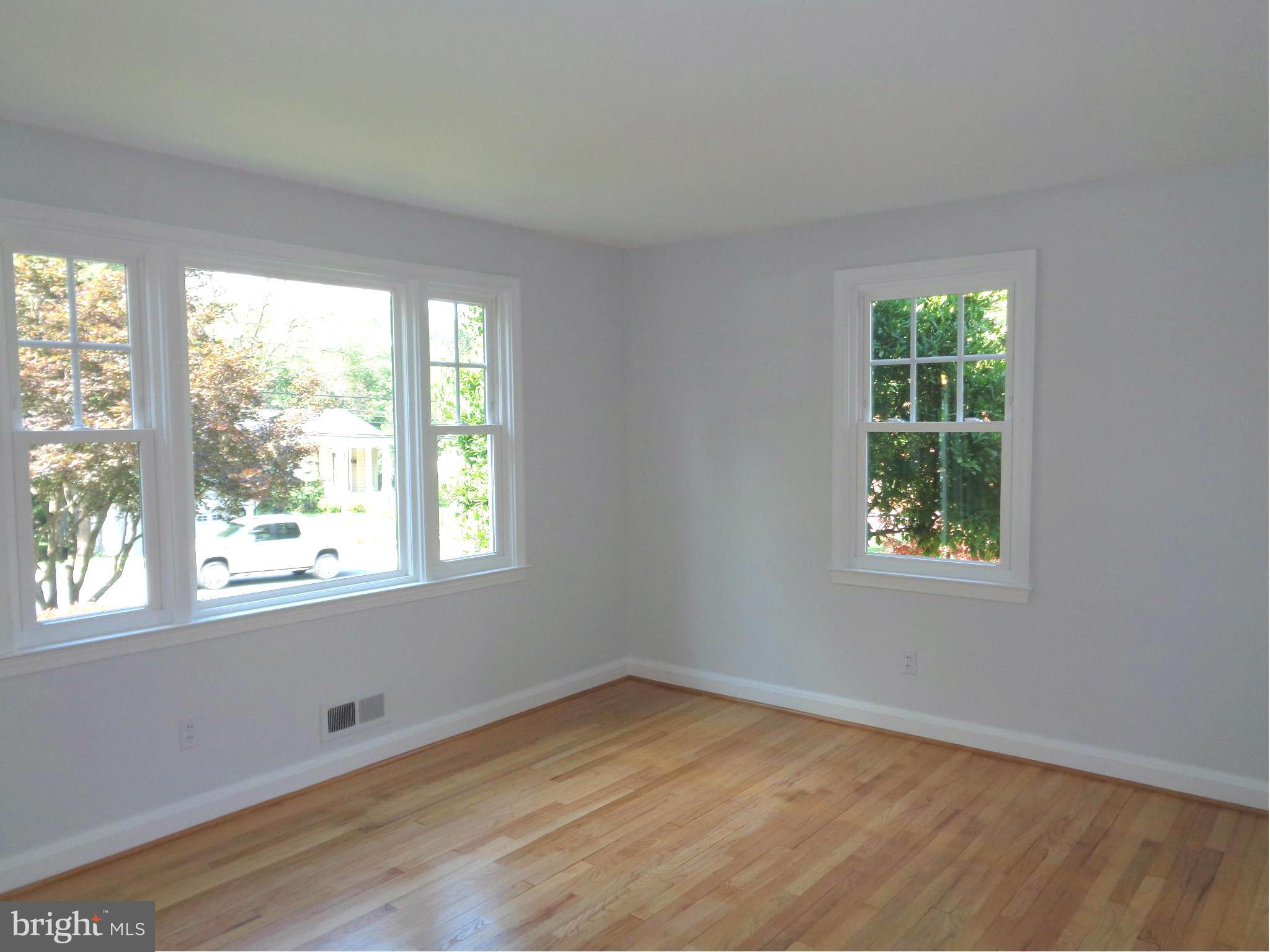 121 Cinder Road Lutherville-Timonium, MD 21093 - Photo 4 of 23 Living Room