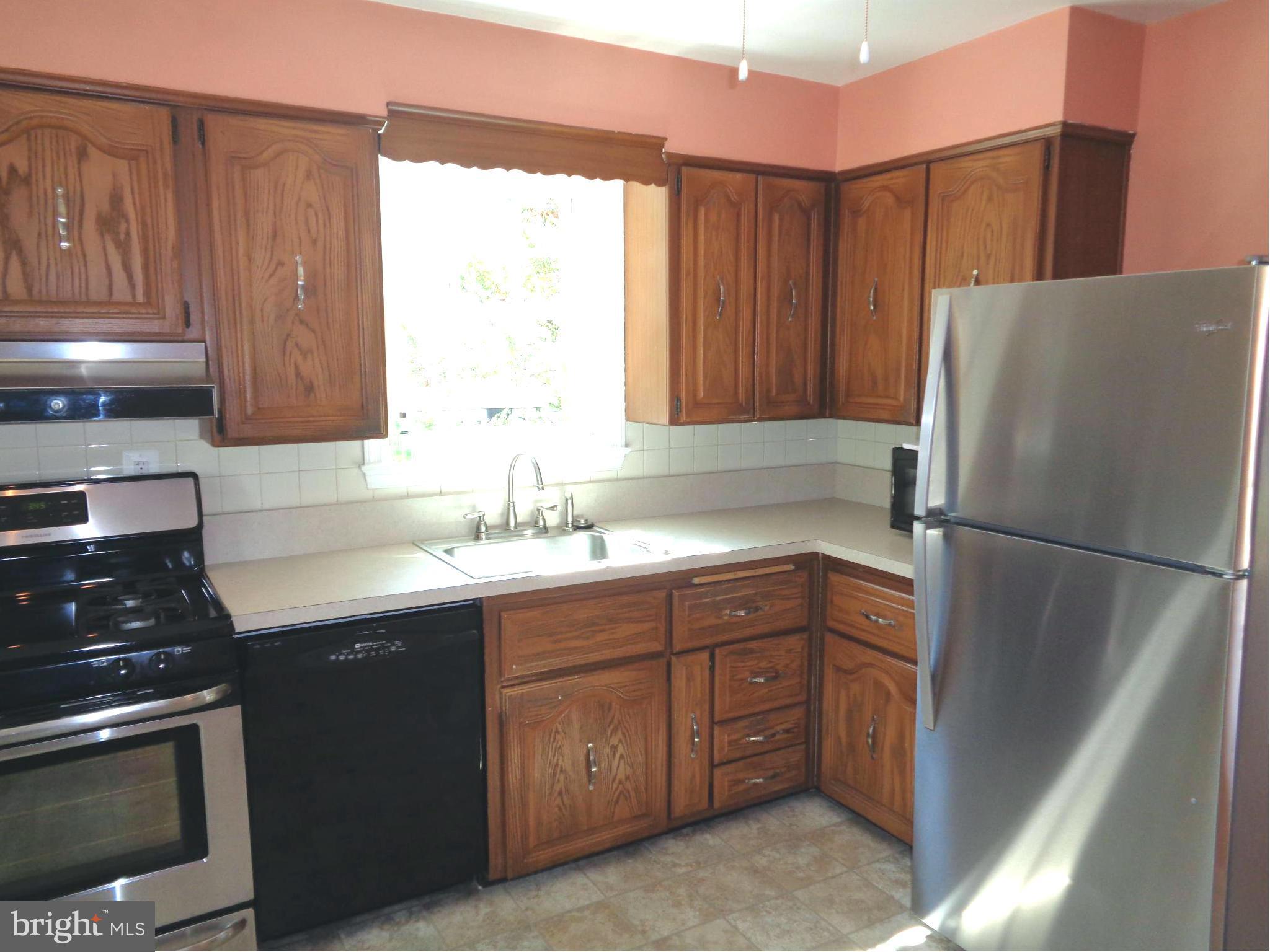 121 Cinder Road Lutherville-Timonium, MD 21093 - Photo 8 of 23 Kitchen