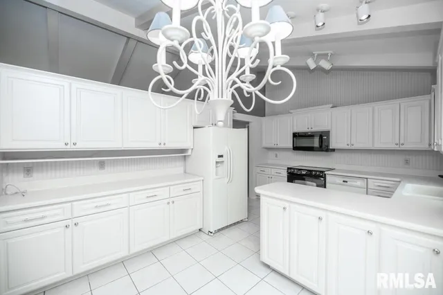 $265,000 | 1006 Knollcrest Drive, Washington, IL 61571