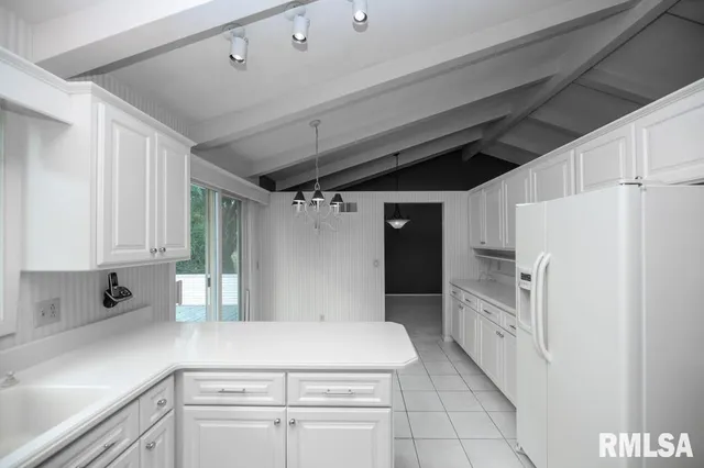 $265,000 | 1006 Knollcrest Drive, Washington, IL 61571