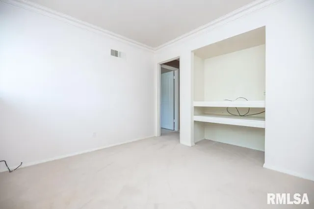 $265,000 | 1006 Knollcrest Drive, Washington, IL 61571