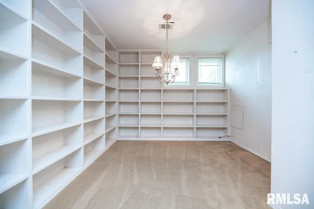 $265,000 | 1006 Knollcrest Drive, Washington, IL 61571