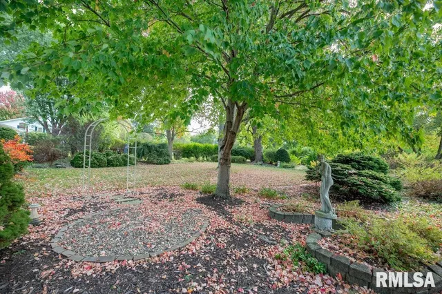 $265,000 | 1006 Knollcrest Drive, Washington, IL 61571