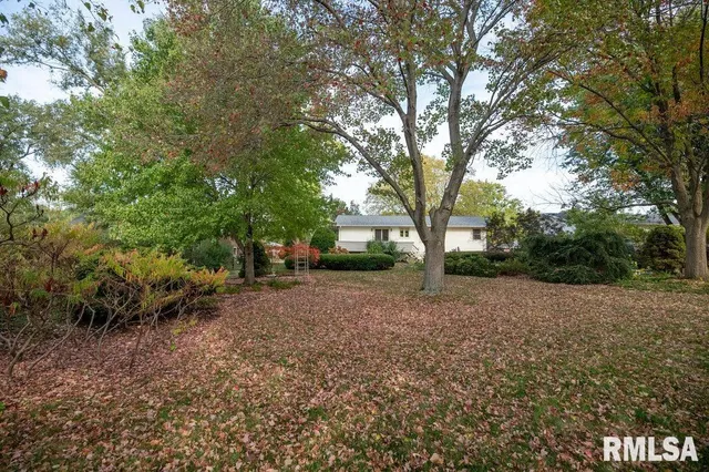 $265,000 | 1006 Knollcrest Drive, Washington, IL 61571