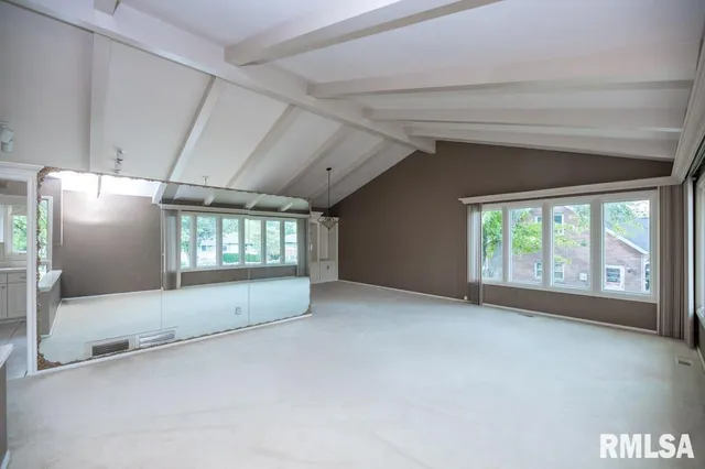 $265,000 | 1006 Knollcrest Drive, Washington, IL 61571