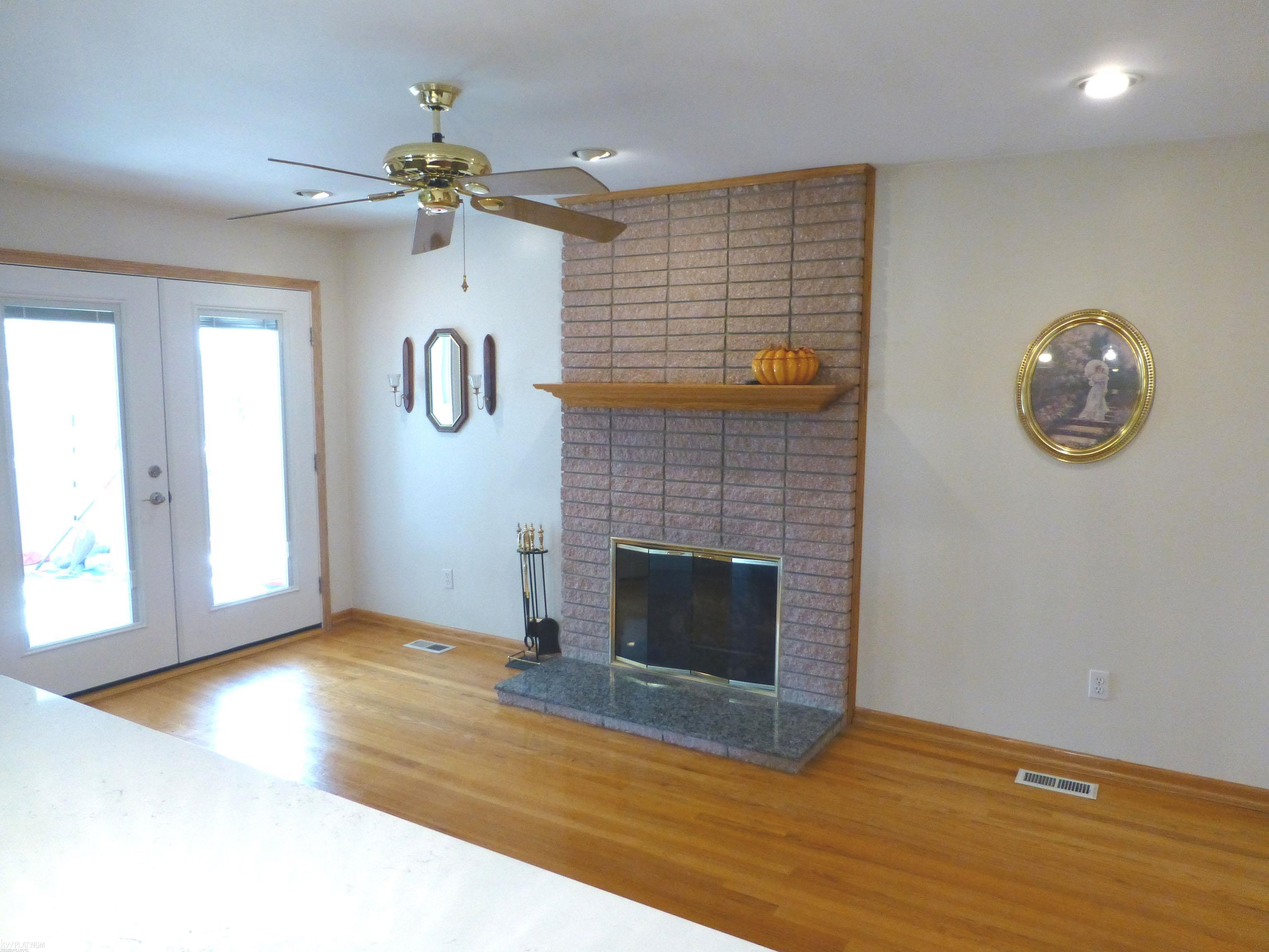 30029 Hayes Road Warren, MI 48088 - Photo 14 of 45 50124342-13.JPG