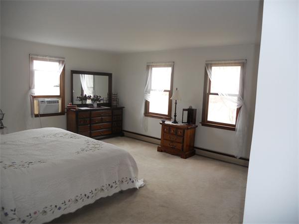 136 Mendon Road Northbridge, MA 01534 - Photo 14 of 23 Gallery Image 14