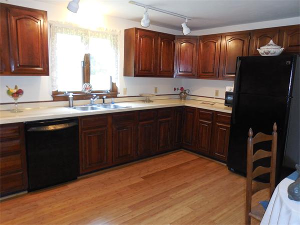 136 Mendon Road Northbridge, MA 01534 - Photo 6 of 23 Gallery Image 6