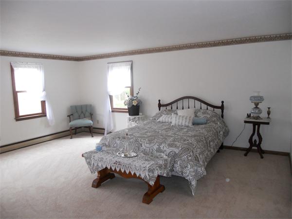 136 Mendon Road Northbridge, MA 01534 - Photo 10 of 23 Gallery Image 10