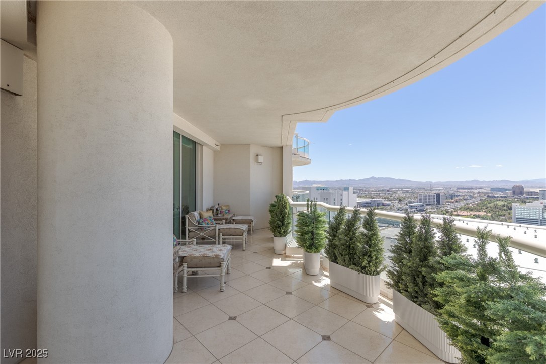 2877 Paradise Road, Unit 2502 Las Vegas, NV 89109 - Photo 17 of 99 Day