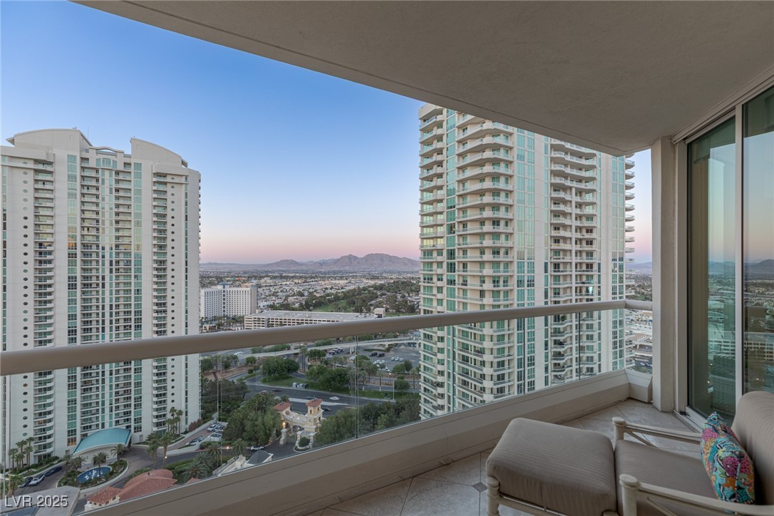 2877 Paradise Road, Unit 2502 Las Vegas, NV 89109 - Photo 77 of 99 Sunset