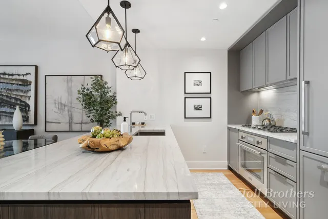 $1,900,000 | 218 West 103rd Street, Unit 6H | Upper West Side