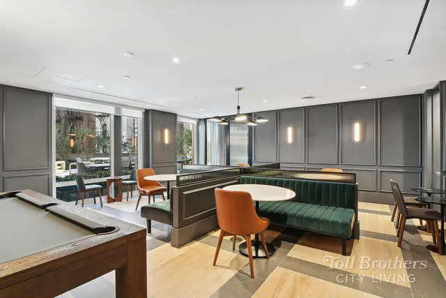 $1,900,000 | 218 West 103rd Street, Unit 6H | Upper West Side
