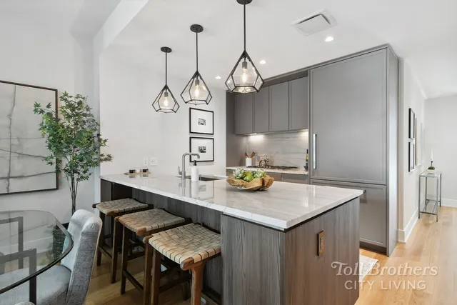 $1,900,000 | 218 West 103rd Street, Unit 6H | Upper West Side