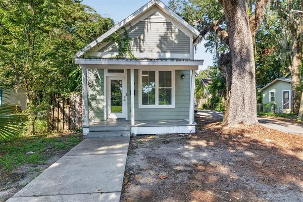 $1,975 | 727 Northwest 4th Avenue, Gainesville, FL 32601