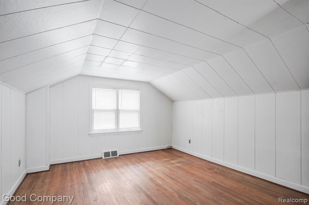 1249 Harvard Road Berkley, MI 48072 - Photo 18 of 34