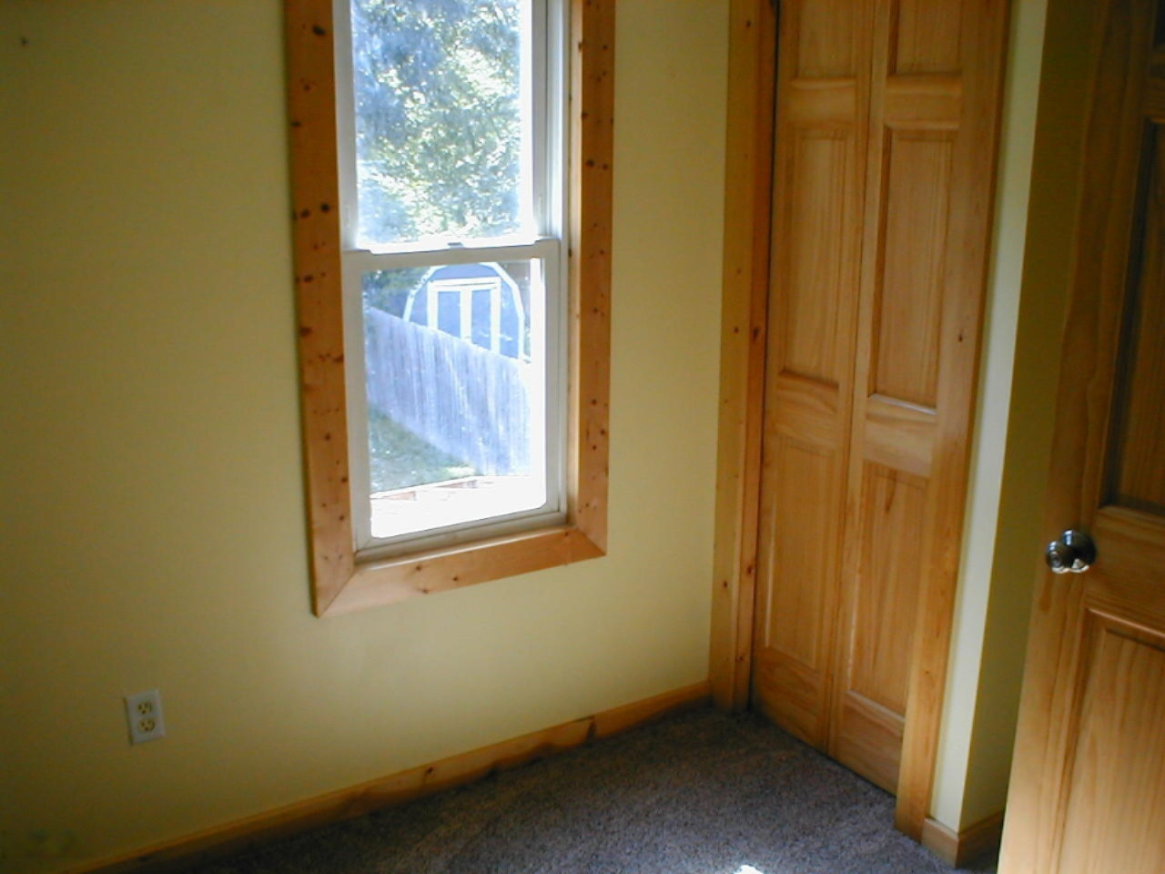 237 River Rd 006