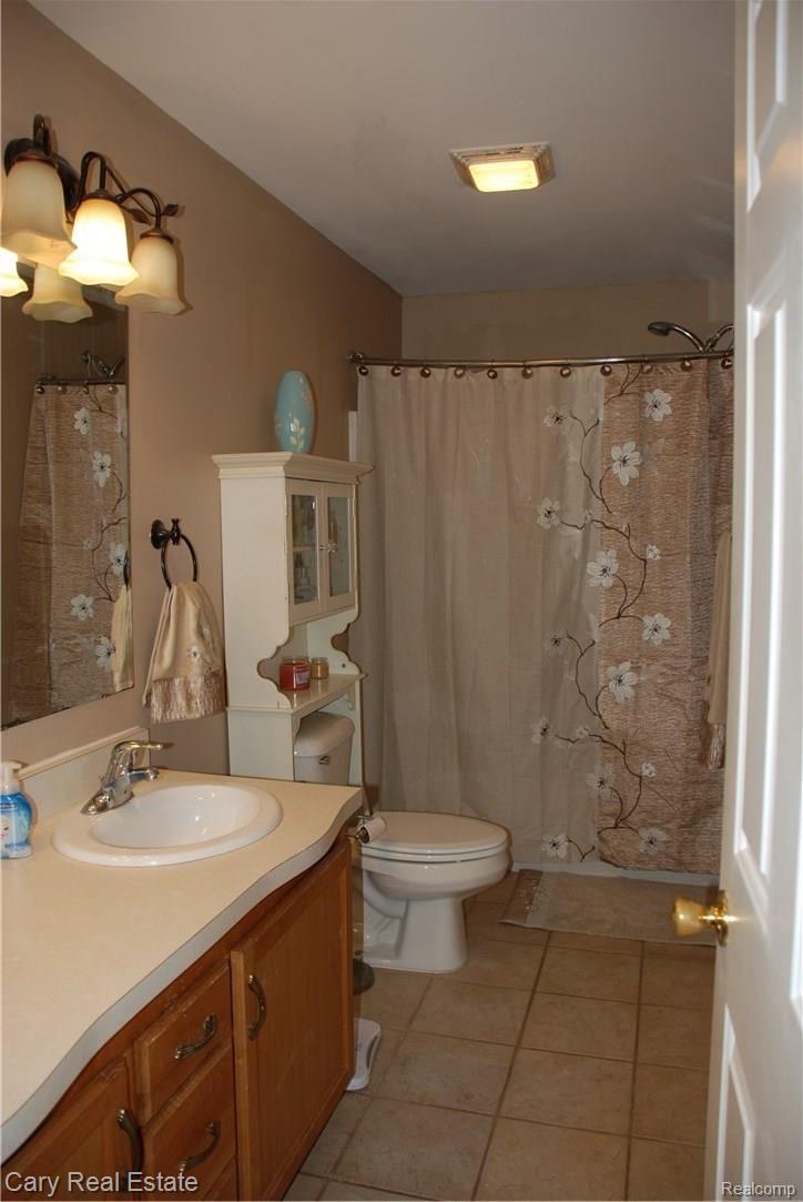 9853 Crofoot Road Fowlerville, MI 48836 - Photo 14 of 34 DSC_9443.JPG