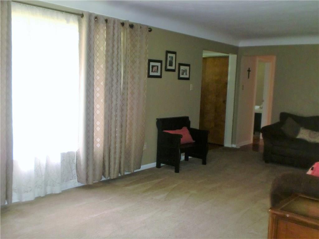 290 Manor Road Wexford, PA 15090 - Photo 12 of 25 An abundance of natural light floods the Living Room.
