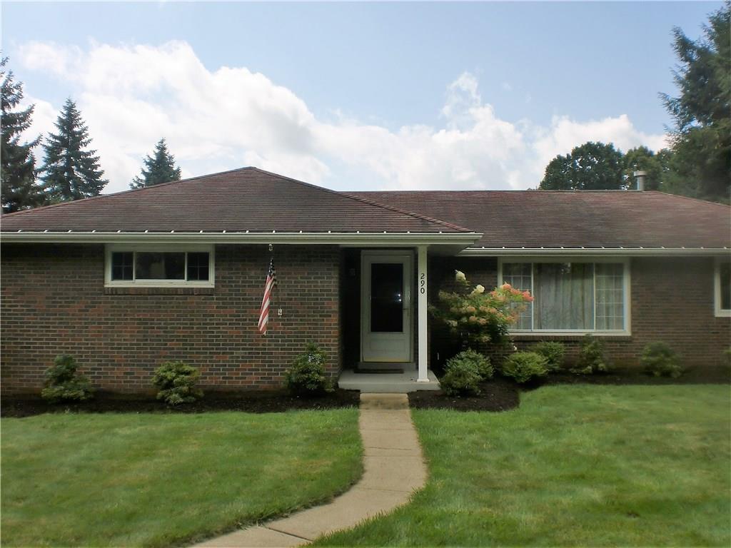 290 Manor Road Wexford, PA 15090 - Photo 7 of 25 Close up of the front of the home, which is nicely landscaped.