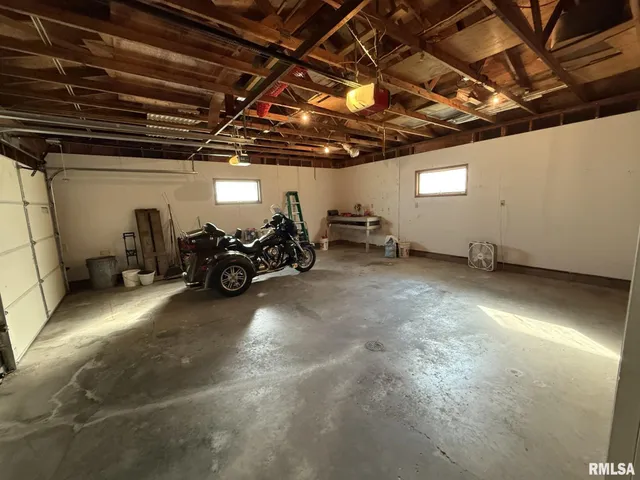 $145,000 | 600 South Main Street, Roseville, IL 61473