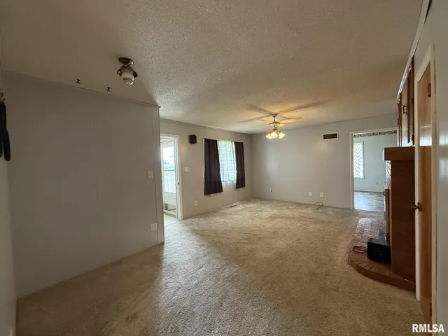 $150,000 | 600 South Main Street, Roseville, IL 61473