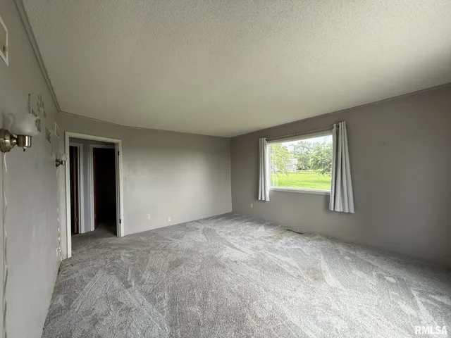 $150,000 | 600 South Main Street, Roseville, IL 61473