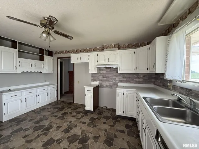 $145,000 | 600 South Main Street, Roseville, IL 61473