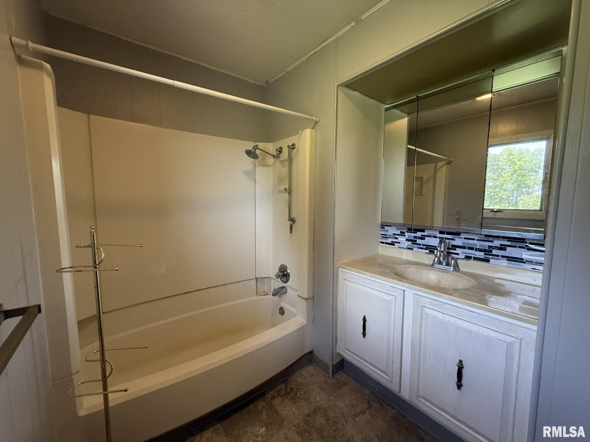 600 South Main Street Roseville, IL 61473 - Photo 48 of 68