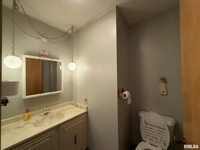 $145,000 | 600 South Main Street, Roseville, IL 61473