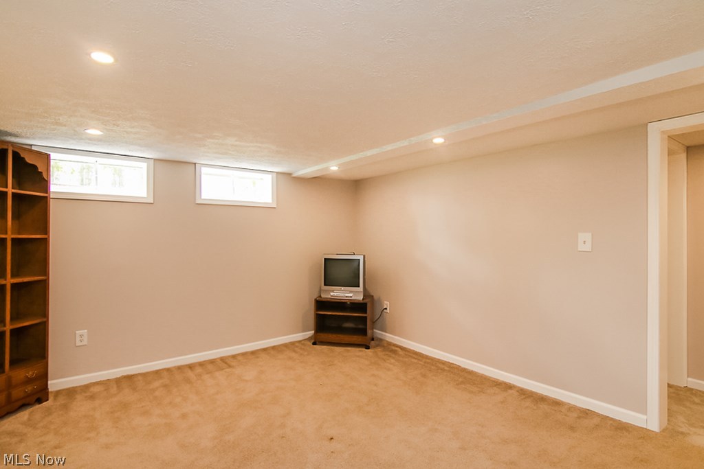 2980 Rockefeller Road Wickliffe, OH 44092 - Photo 16 of 34 Gallery Image 16
