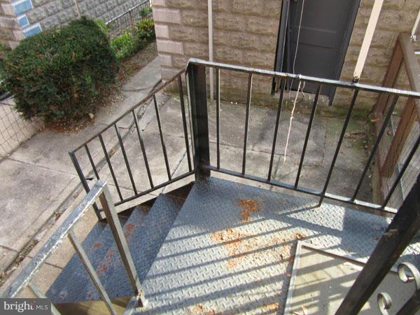 3909 Woodridge Road Baltimore, MD 21229 - Photo 4 of 11 Exterior (Rear)