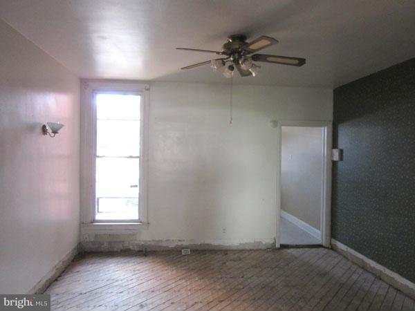 3909 Woodridge Road Baltimore, MD 21229 - Photo 6 of 11 Dining Room