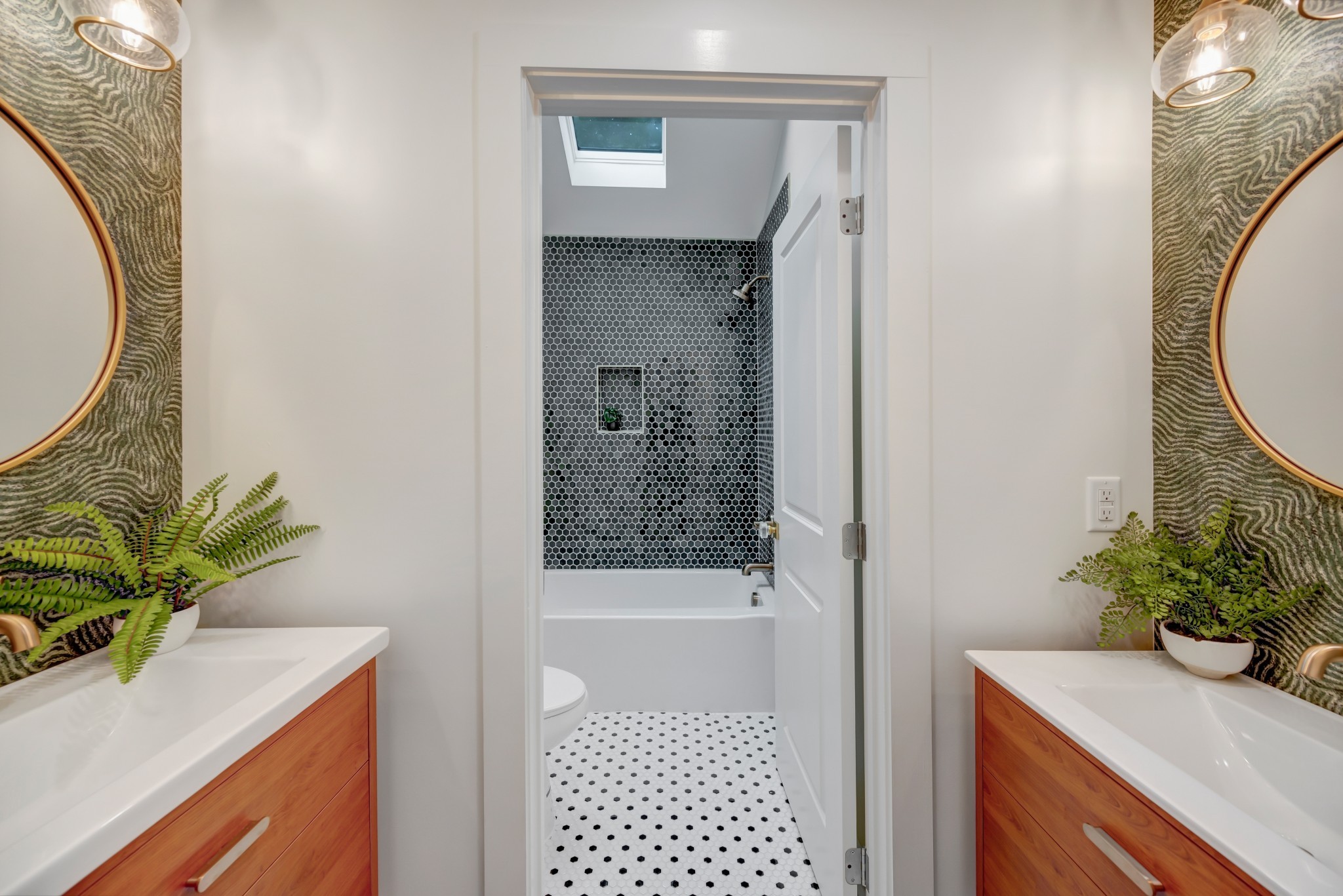 1702 Russell Street Nashville, TN 37206 - Photo 22 of 35