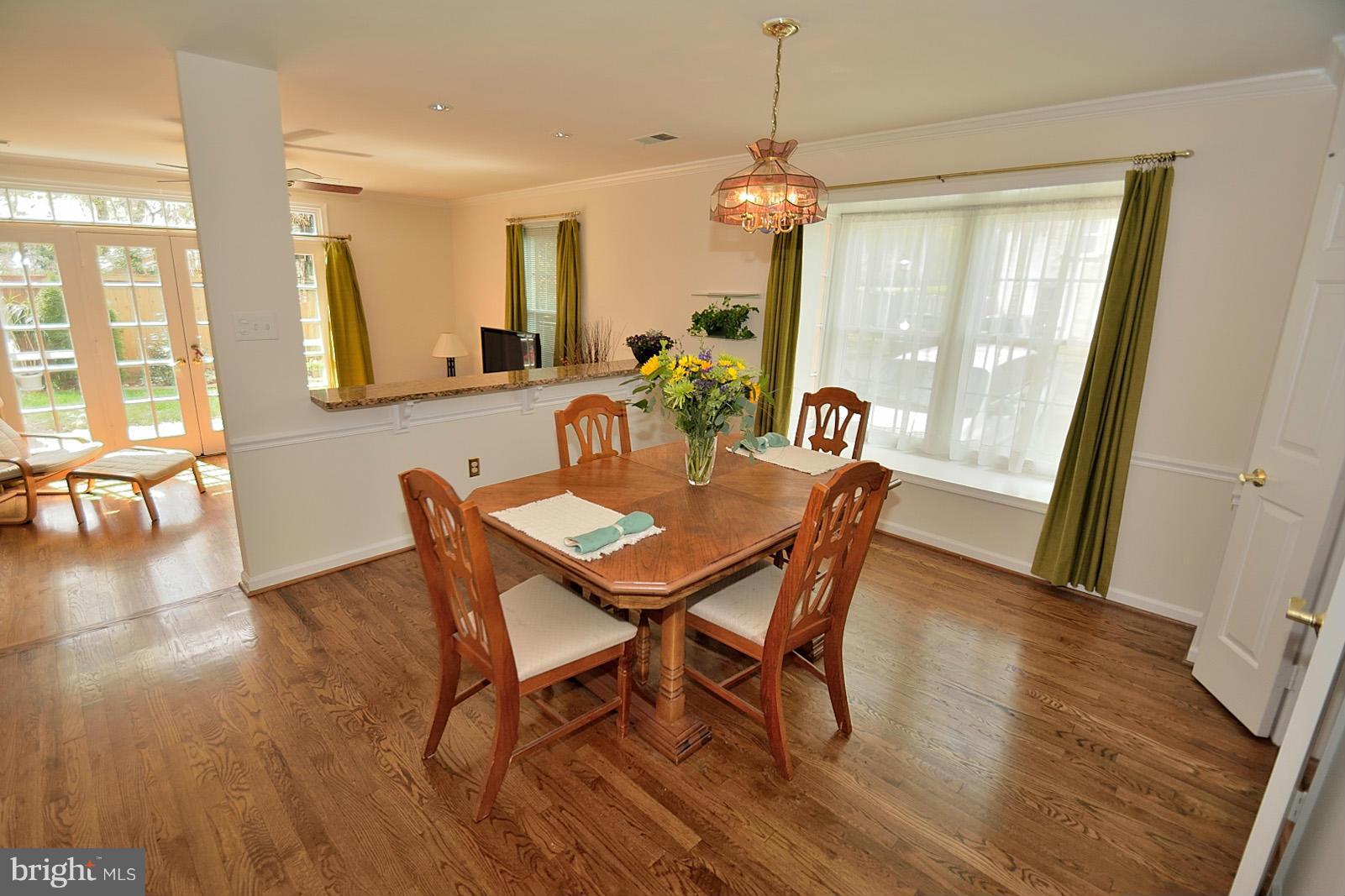 456 West Glebe Road Alexandria, VA 22305 - Photo 5 of 15 Dining Room