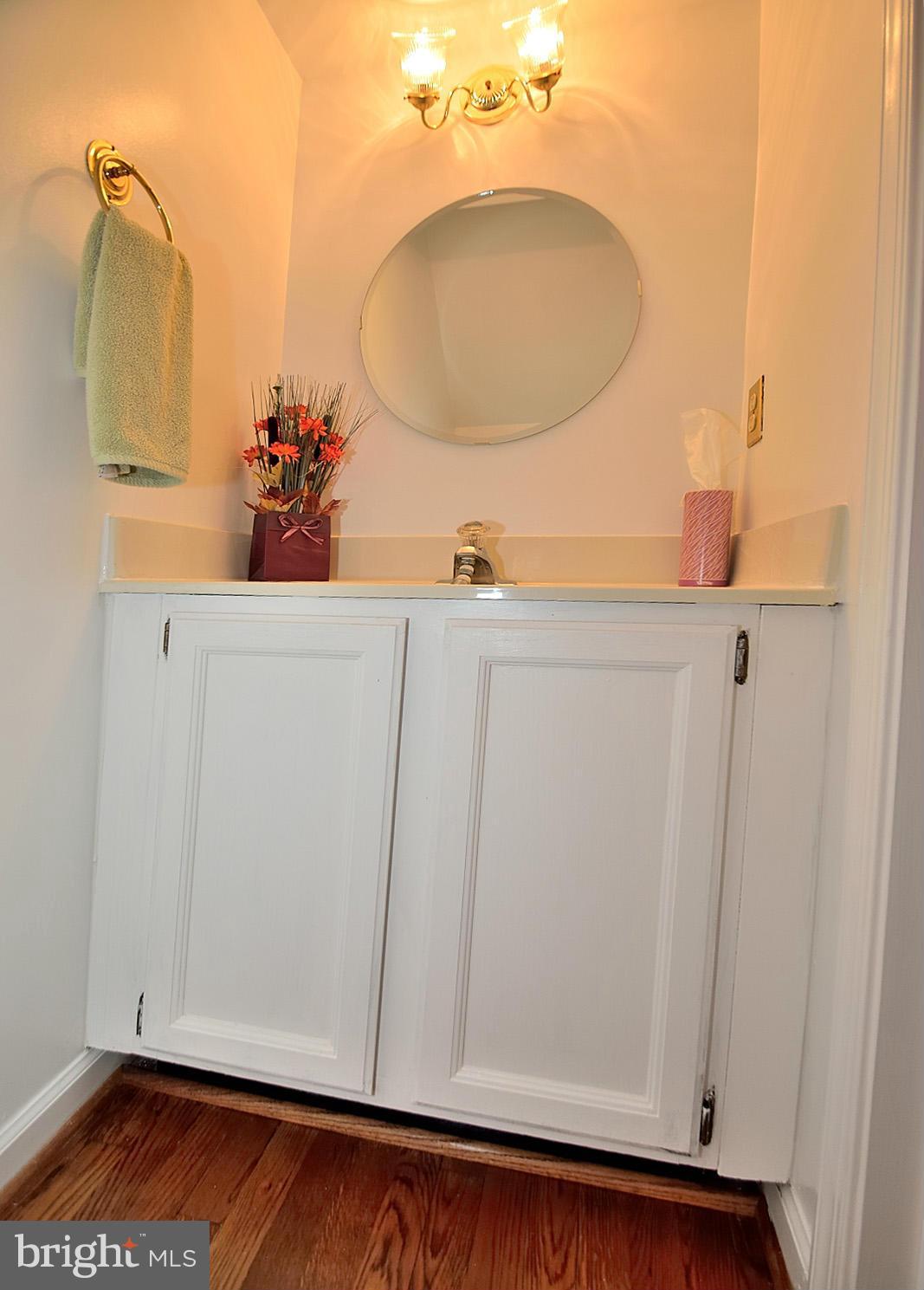 456 West Glebe Road Alexandria, VA 22305 - Photo 8 of 15 Bath