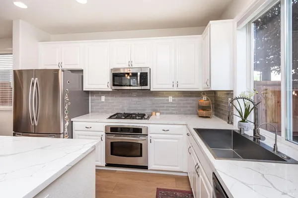 $989,000 | 984 Hogwarts Circle, Petaluma, CA 94954