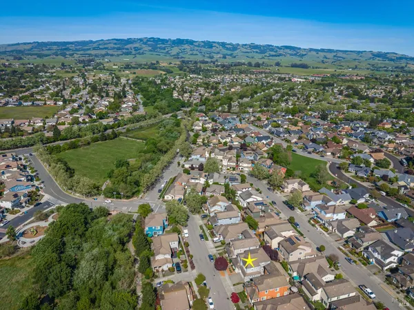 $989,000 | 984 Hogwarts Circle, Petaluma, CA 94954