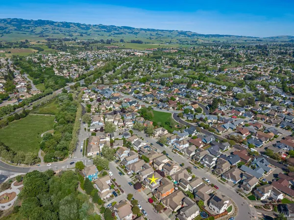 $989,000 | 984 Hogwarts Circle, Petaluma, CA 94954