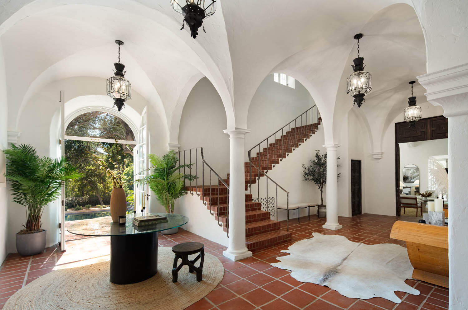 770 Hot Springs Road Montecito, CA 93108 - Photo 4 of 33 a view of entryway and hall with a potted plant
