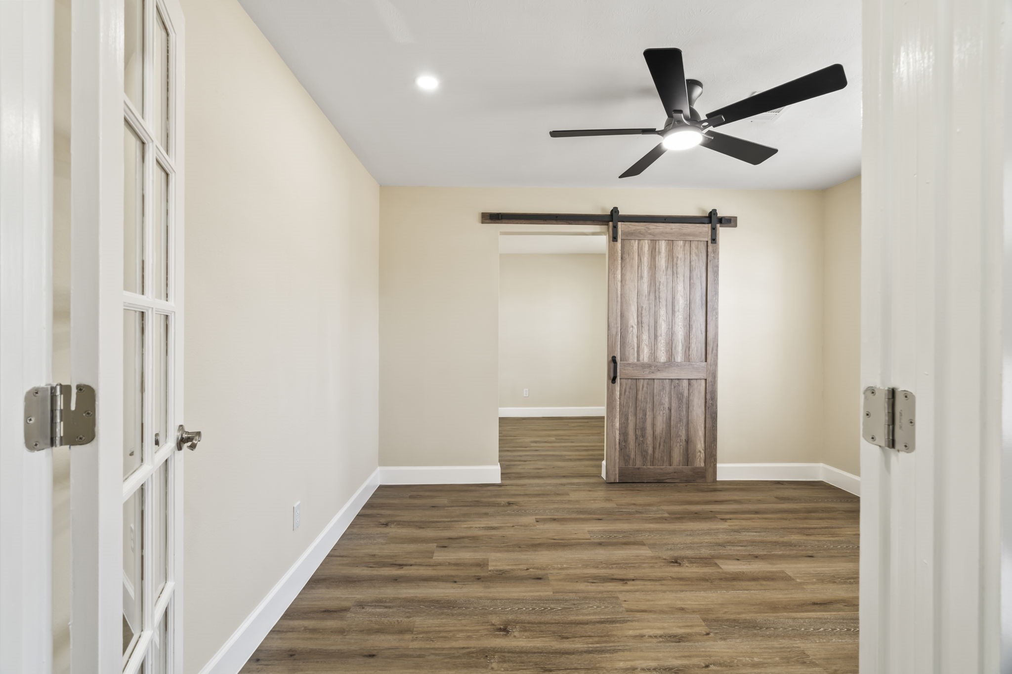 10807 Segrest Drive Houston, TX 77047 - Photo 5 of 29