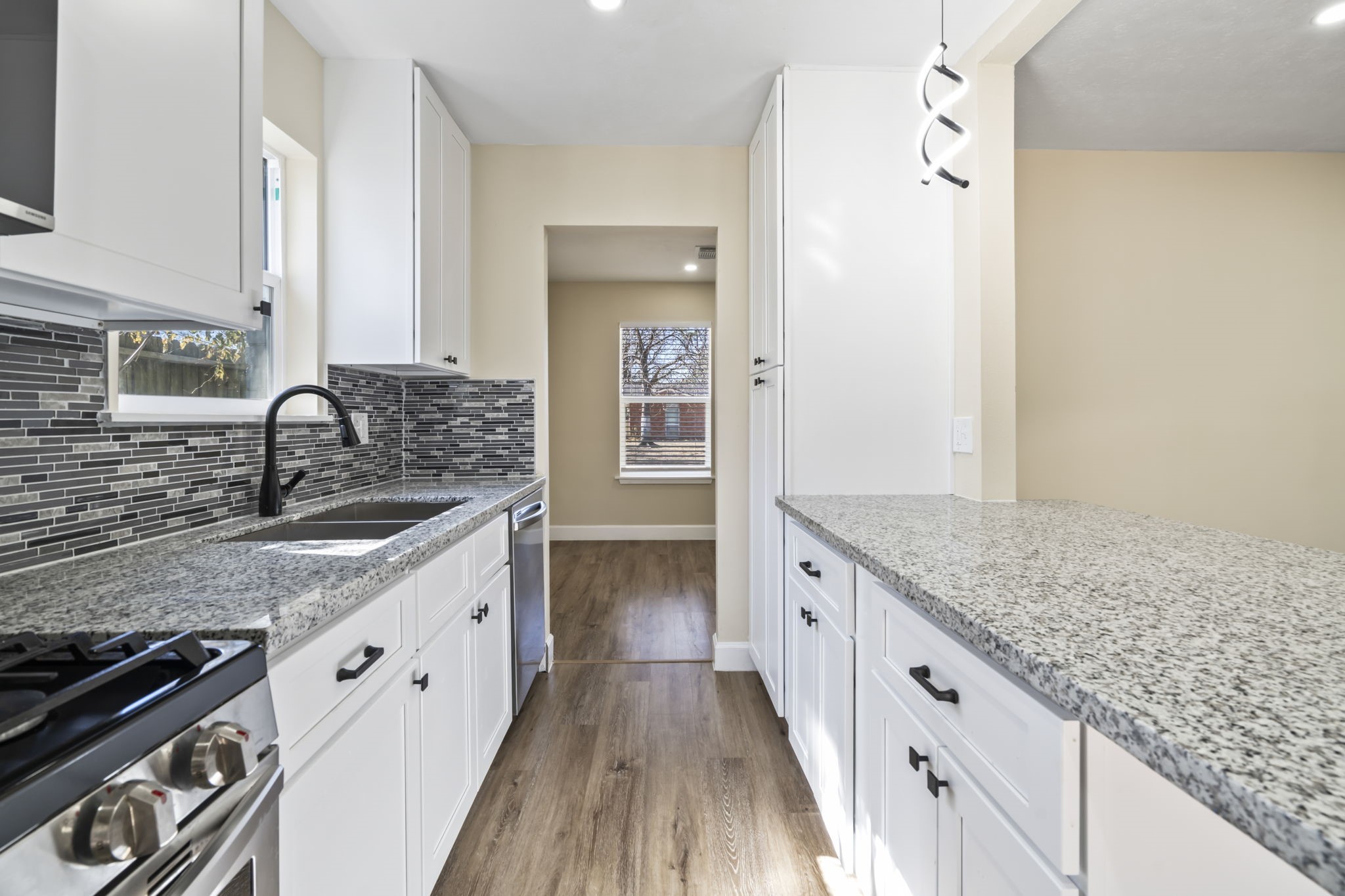 10807 Segrest Drive Houston, TX 77047 - Photo 8 of 29